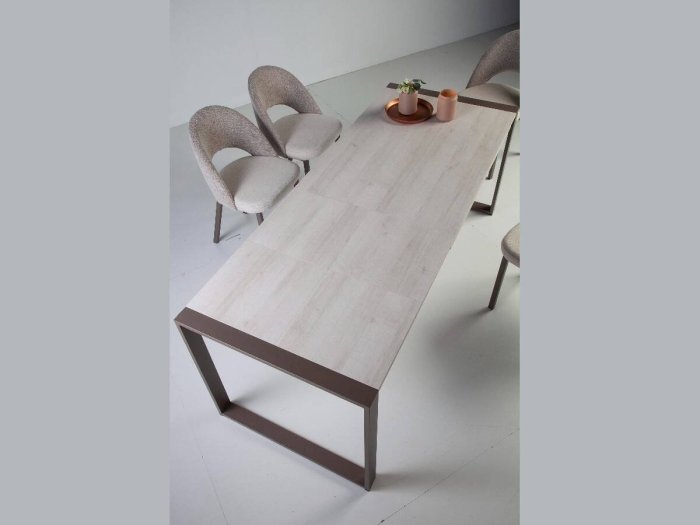 Mesa comedor extensible de pata deslizante modelo BEL