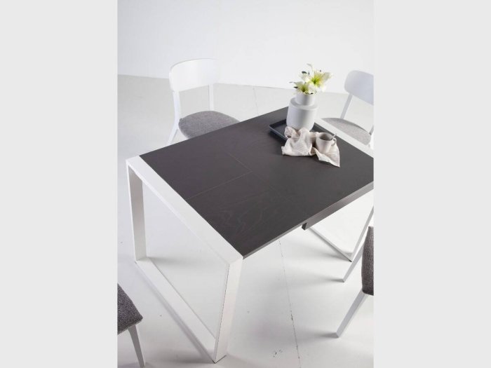 Mesa cuadrada extensible de pata deslizante modelo BEL